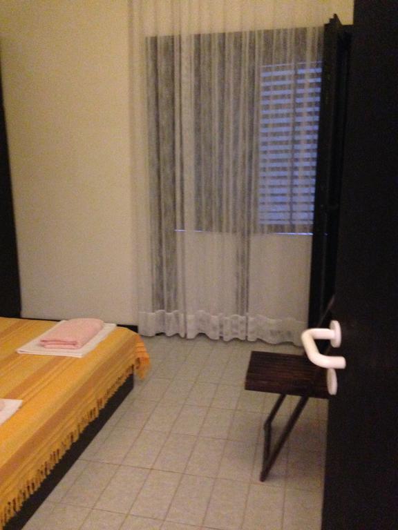 Guest House Alek Vrboska Rum bild