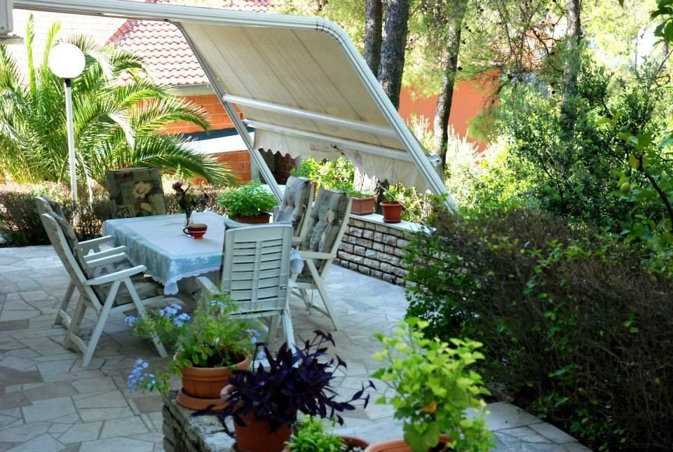 Guest House Alek Vrboska Rum bild