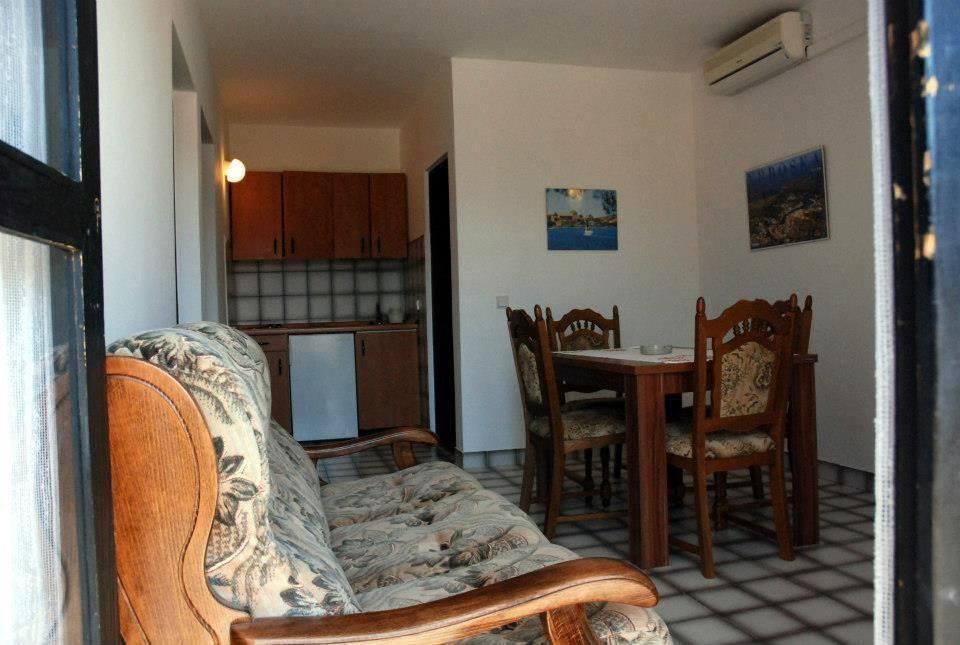 Guest House Alek Vrboska Rum bild