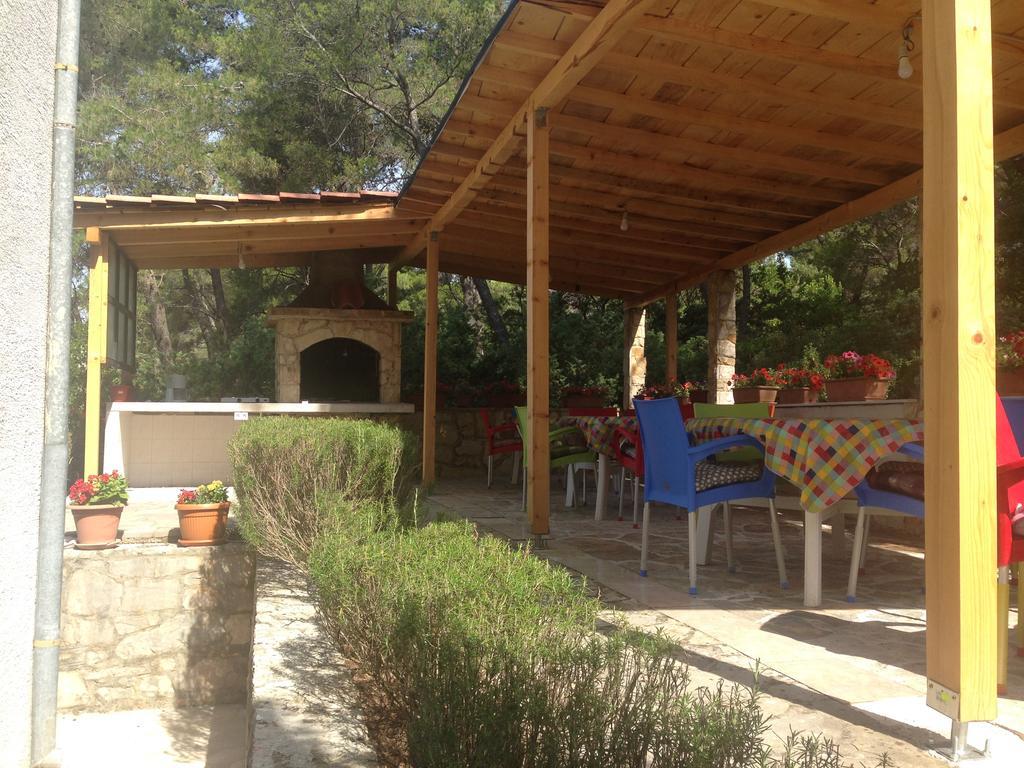 Guest House Alek Vrboska Exteriör bild